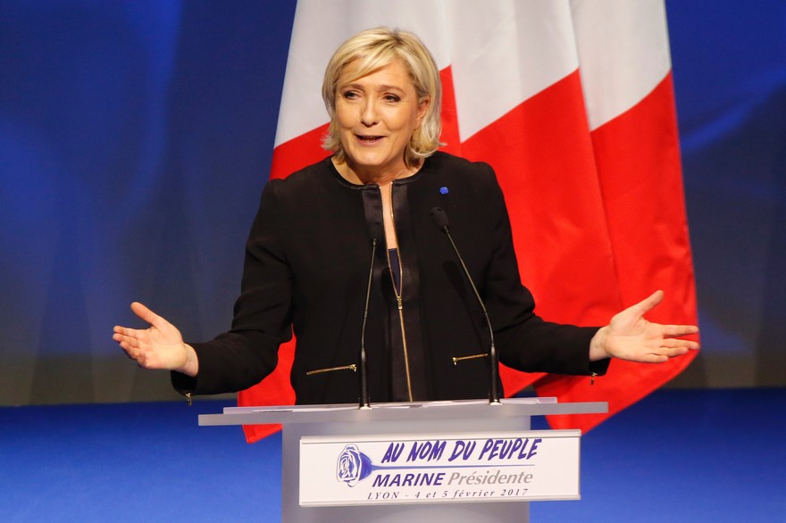 Tiêu điểm - Bầu cử Pháp: Bà Marine Le Pen 'rộng đường' vào điện Elysee (Hình 2).