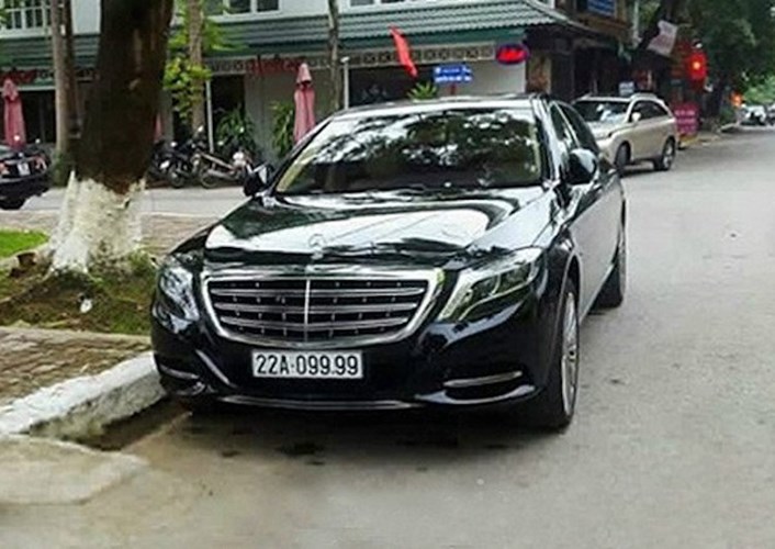 Thị trường - Điểm mặt Mercedes Maybach 14 tỷ 'biển khủng' từ Nam ra Bắc (Hình 3).