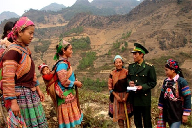 Hồ sơ điều tra -  Quái chiêu của ‘tú ông’ dụ những 'bông hoa rừng' qua biên giới