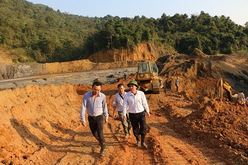 Điểm nóng - Đang xác định nguyên nhân vụ vỡ đập chứa chất thải tại Nghệ An