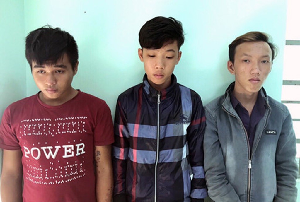 An ninh - Hình sự - Băng nhóm tuổi teen lừa mua bán hàng trên mạng rồi cướp tài sản