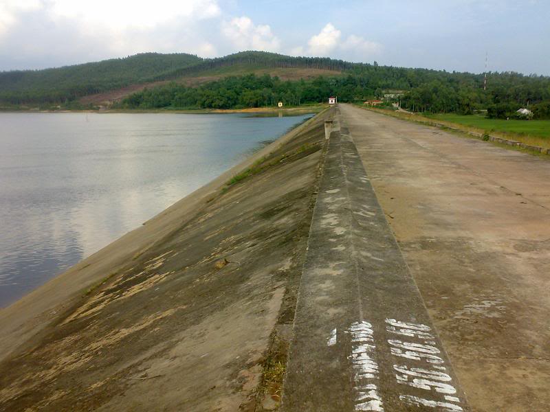 An ninh - Hình sự - Nghi vấn thiếu nữ bị sát hại phi tang xác xuống hồ trong đêm vắng (Hình 2).