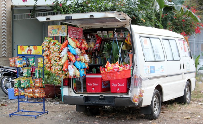 Thị trường - Muôn kiểu kinh doanh độc đáo trên những chiếc ô tô cũ, phế liệu (Hình 10).