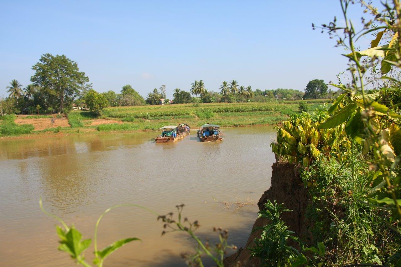 Xã hội - Sạt lở đất do khai thác cát ồ ạt ở thượng nguồn sông Đồng Nai (Hình 6).