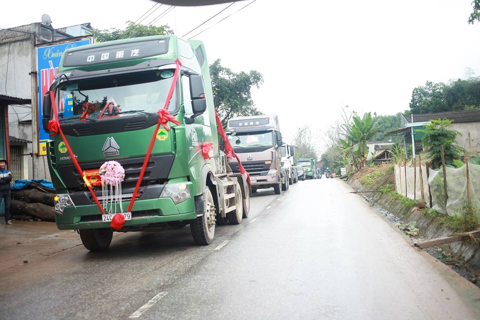 Dậy sóng mạng - Cặp đôi có màn rước dâu bằng dàn xe tải gây sốt mạng nói gì?