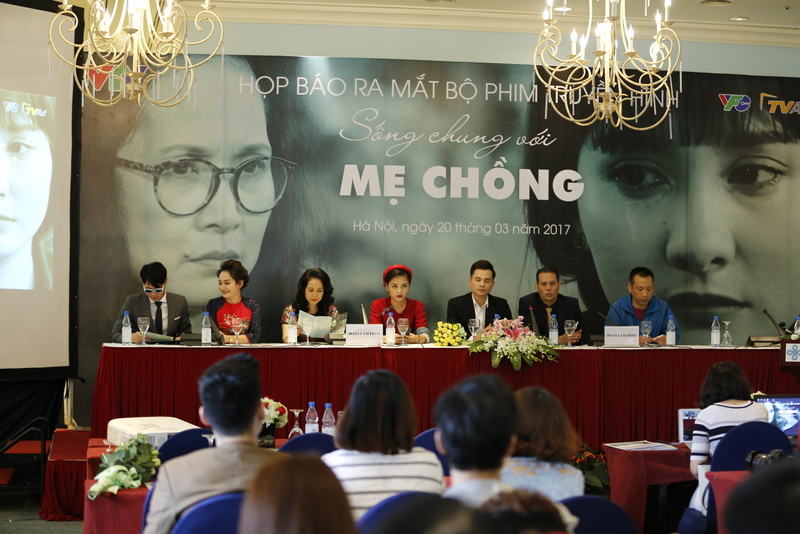 Sự kiện - NSND Lan Hương bất ngờ ghê gớm trong 'Sống chung với mẹ chồng' (Hình 9).