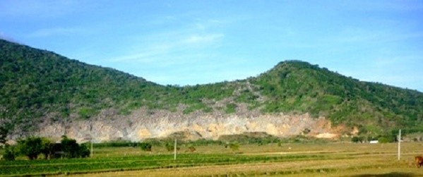 Tin nhanh - T&acirc;y Ninh: Nổ m&igrave;n ph&aacute; đ&aacute;, một c&ocirc;ng nh&acirc;n tử vong