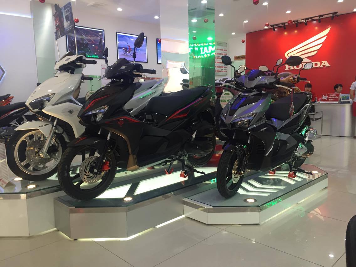 Xe máy - Honda Air Blade 2016 khan hàng, loạn giá bán (Hình 2).