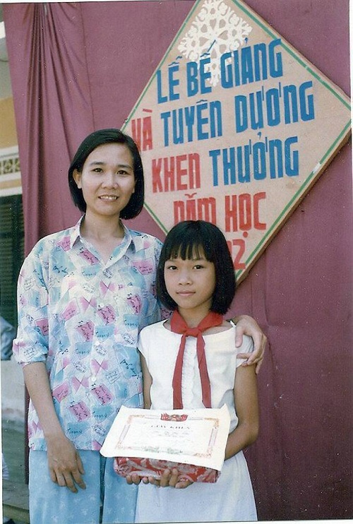 Ngôi sao - Ca sĩ Mỹ Tâm, Mỹ Linh, MC Thảo Vân bất ngờ khoe ảnh thời đi học (Hình 3).