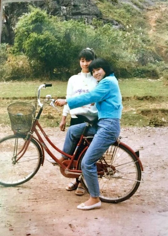 Ngôi sao - Ca sĩ Mỹ Tâm, Mỹ Linh, MC Thảo Vân bất ngờ khoe ảnh thời đi học (Hình 2).