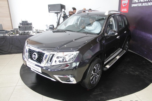 Tin tức xe - SUV giá rẻ Nissan Terrano 2017 ra mắt, giá từ 349 triệu đồng