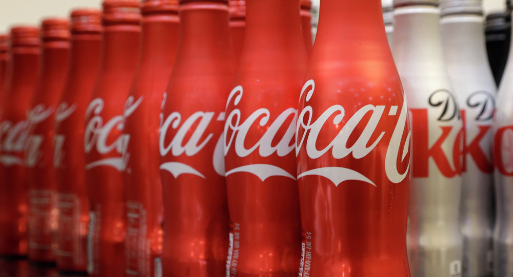 Tiêu điểm - Phát hiện ‘chất thải lạ’ trong lon Coca-Cola (Hình 2).