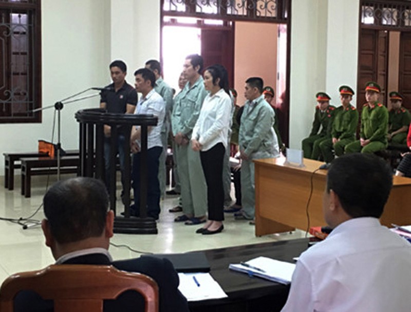 An ninh - Hình sự - 'Ông trùm' buôn lậu Móng Cái Thắng 'cành' và đàn em lĩnh án