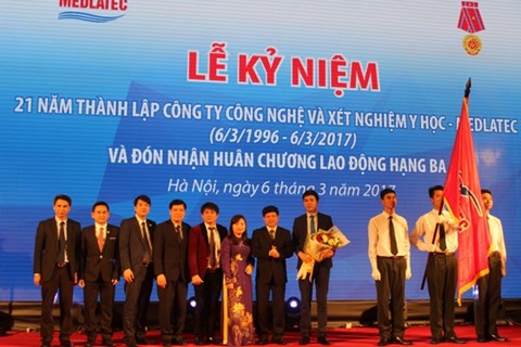 Xã hội - Bệnh viện Medlatec nhận Huân chương Lao động hạng Ba