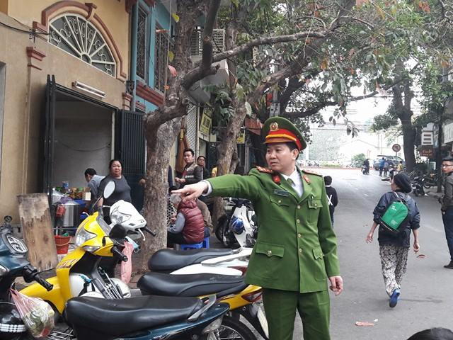 Xã hội - Hà Nội: Công an phường và chuyện ‘dẹp loạn’ vỉa hè bằng 'tình và lý’