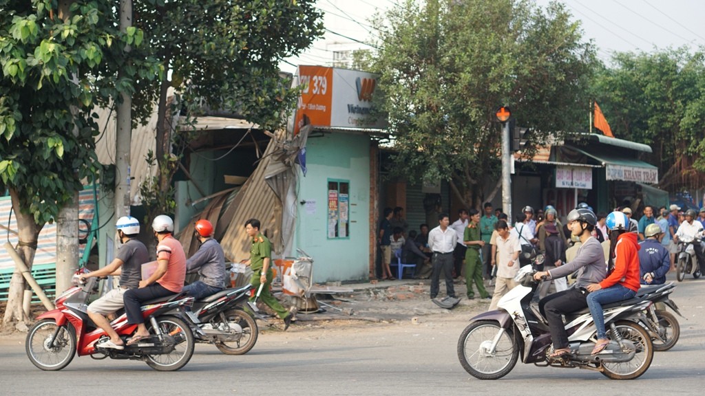 Tin nhanh - ‘Hung thần’ tông sập nhà, ông chết, cháu 3 tuổi bò ra từ đống đổ nát (Hình 3).