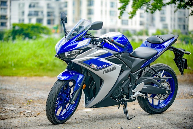 Xe máy - Yamaha R3: Xe mô tô thể thao nhưng khả năng bám đường chưa tốt