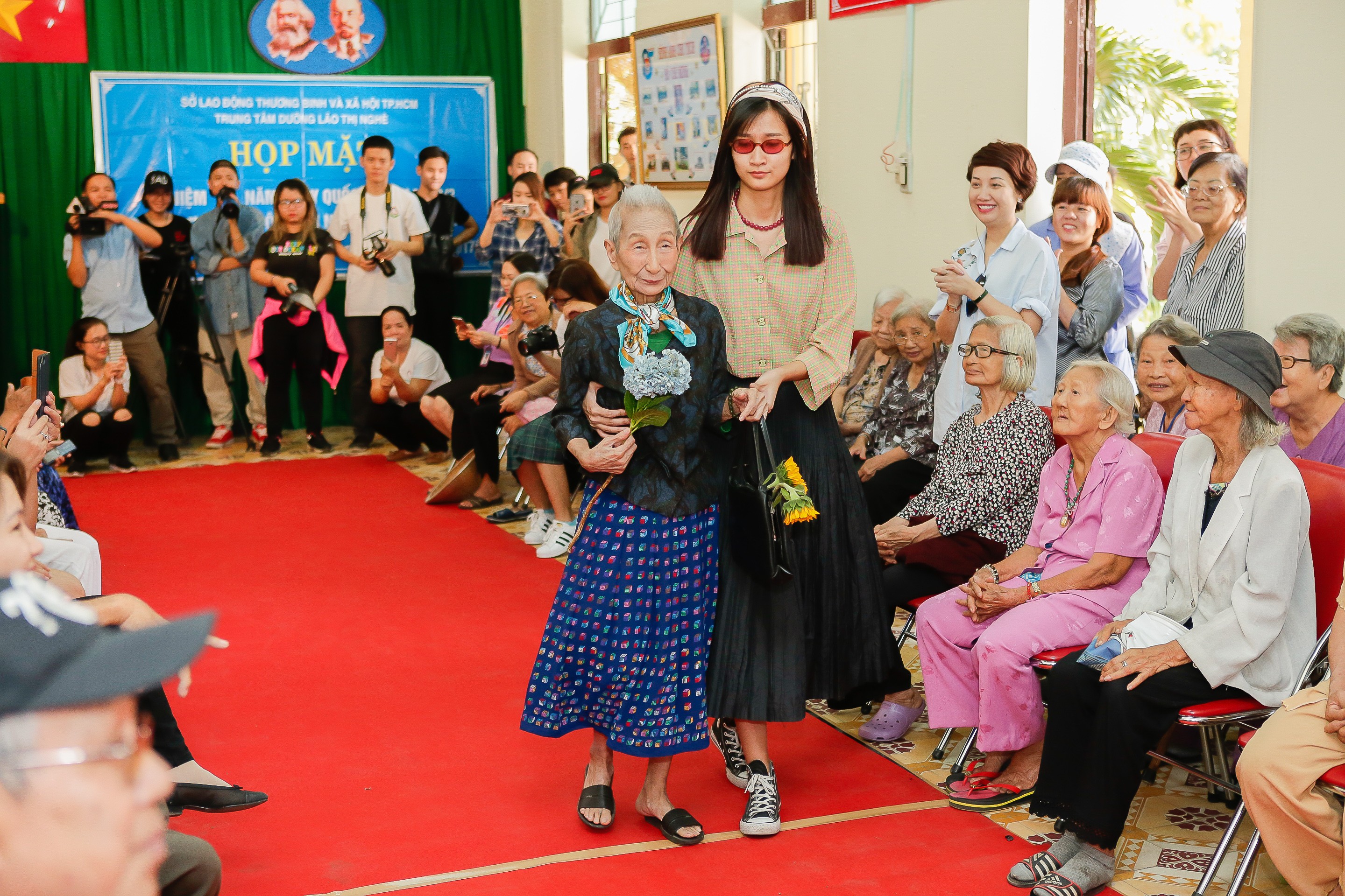 Sự kiện - Ca sĩ Thái Trinh lạ lẫm với phong cách Tomboy (Hình 13).