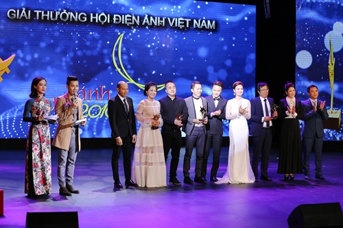 Ngôi sao - Cánh diều 2016: Thiếu cúp trao, MC Nguyên Khang ứng biến cứu nguy (Hình 5).