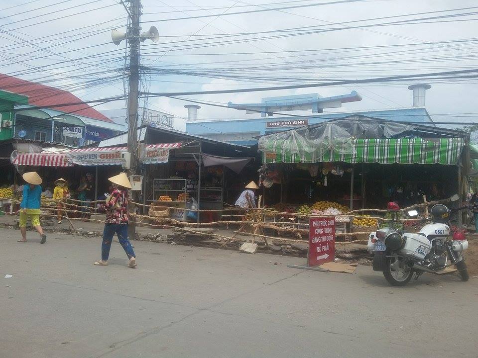 Tiêu dùng & Dư luận - Chính quyền địa phương 'làm khó', tiểu thương 'cầu cứu' khắp nơi