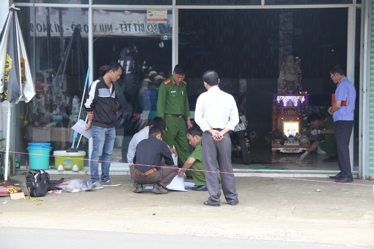 An ninh - Hình sự - Tạm giữ hai nghi can đâm chết chủ quán bida ở Lâm Đồng