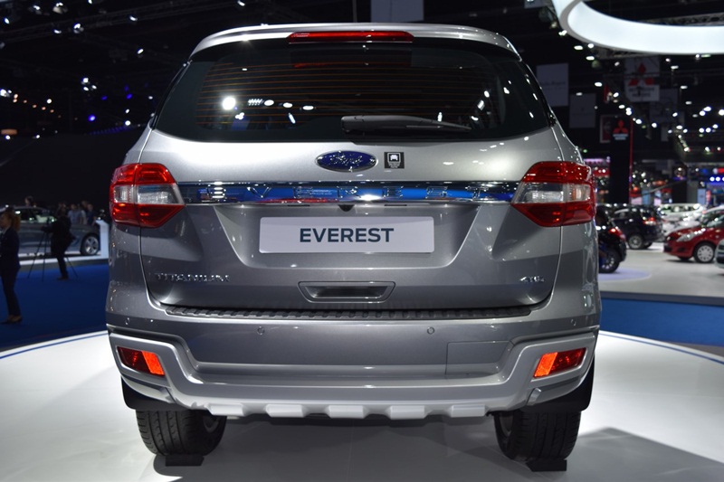 Thị trường -  Soi chi tiết Ford Everest 2017 'bình mới rượu cũ' (Hình 7).