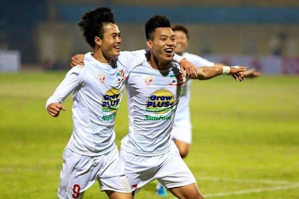 Bóng đá Việt Nam - HAGL 1–0 Quảng Nam: Bàn thắng gây tranh cãi