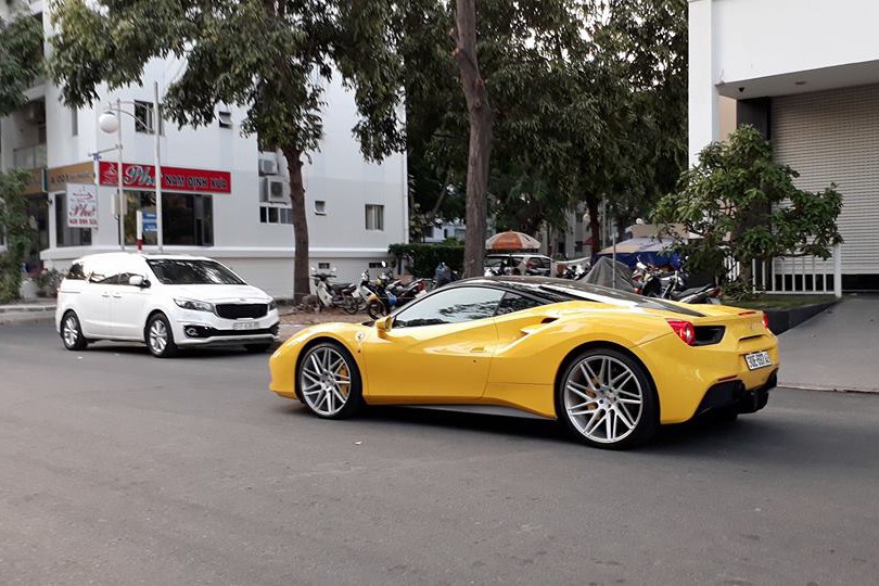 Thú chơi - Soi chi tiết Ferrari 488 GTB màu vàng mới tậu của Cường Đô la  (Hình 10).