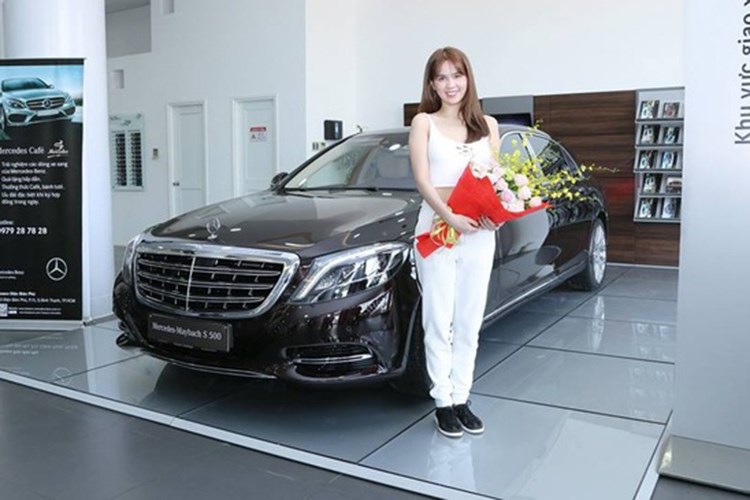 Thú chơi - Ngắm Ngọc Trinh 'toả nắng' bên chiếc Mercedes-Maybach S500 