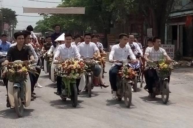 Dậy sóng mạng - Đám cưới bằng xe Cub tại Nghệ An gây xôn xao cộng đồng mạng (Hình 6).