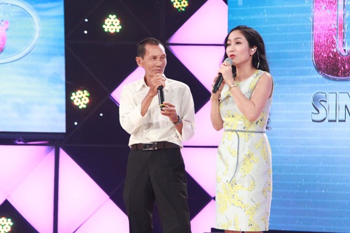 TV Show - Trấn Thành bất ngờ tặng đàn cho thí sinh 70 tuổi mê ca hát (Hình 3).