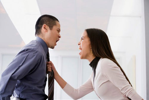 Gia đình - 5 hành động phụ nữ không nên làm khi vợ chồng cãi nhau