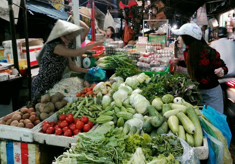 Tình thương - Tình chị em của hai phụ nữ bị câm điếc bẩm sinh cùng bán rau ở chợ (Hình 5).