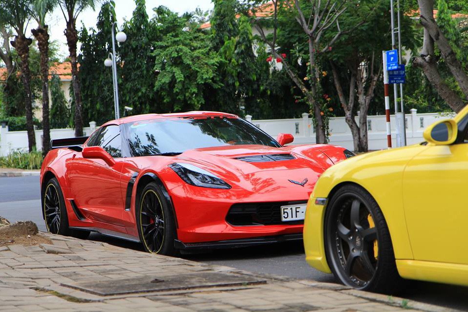 Thú chơi - Bắt gặp cặp đôi Porsche 911 'hẹn hò' với Chevrolet Corvette Z06  (Hình 7).