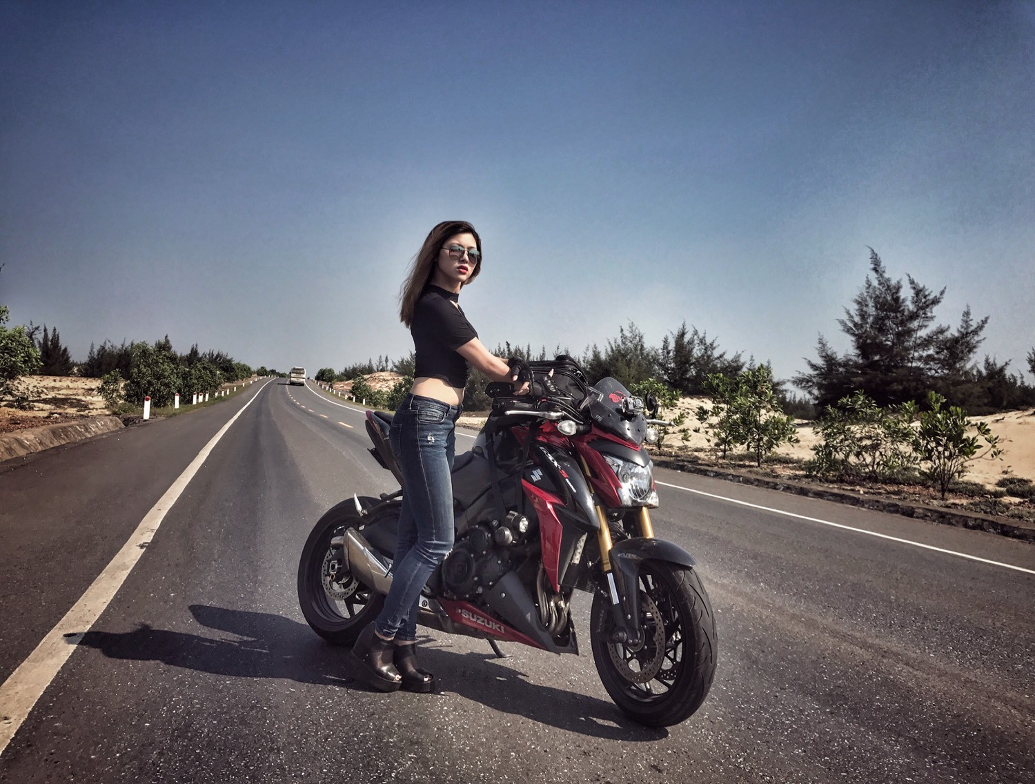 Thú chơi - Ngắm nữ biker Thu ‘Gạch' nóng bỏng bên Suzuki GSX-S1000  (Hình 6).