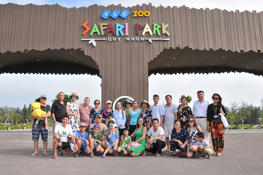 Tiêu dùng & Dư luận - Khách du lịch chen nhau mua vé vào FLC Zoo Safari dịp 30/4 (Hình 12).