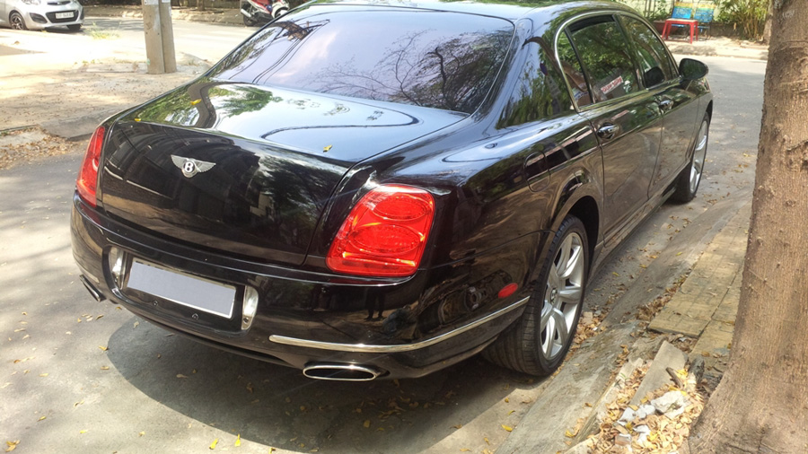 Thú chơi - Xế sang Bentley Continental Flying Spur sau 11 năm rớt giá thảm hại (Hình 3).