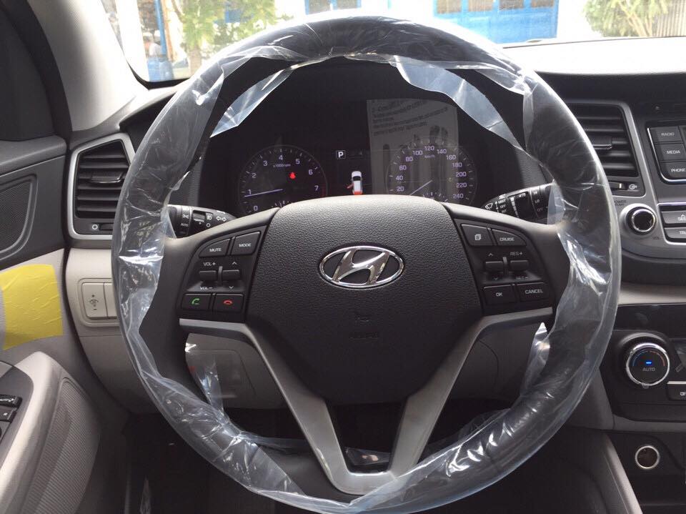 Thị trường - Hyundai Tucson 2017 cập bến về Việt Nam, lập tức bị chê 'tơi tả' (Hình 5).