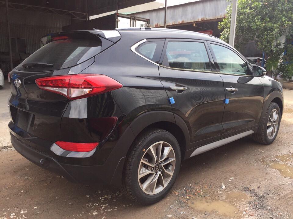 Thị trường - Hyundai Tucson 2017 cập bến về Việt Nam, lập tức bị chê 'tơi tả' (Hình 7).