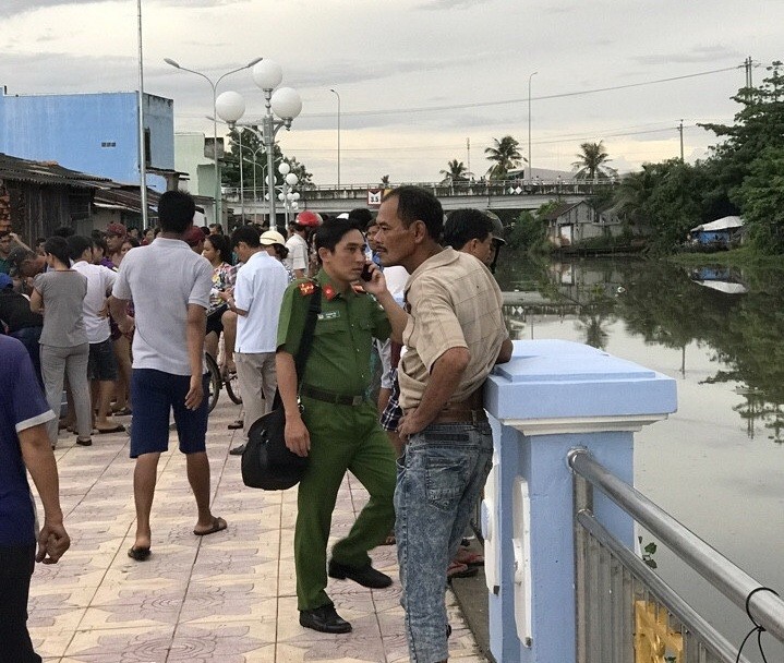 Tin nhanh - Bàng hoàng thêm 2 bé trai ở Sóc Trăng bị chết đuối trên sông