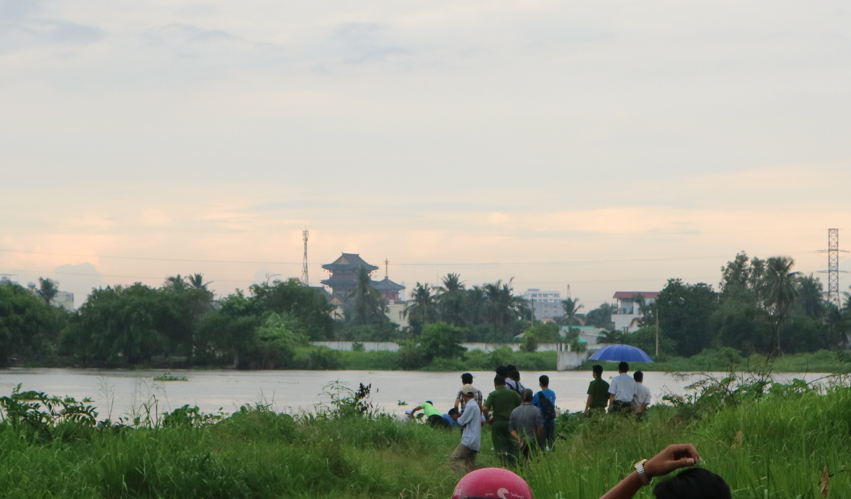 An ninh - Hình sự - Phát hiện thi thể phụ nữ trên sông Sài Gòn (Hình 3).