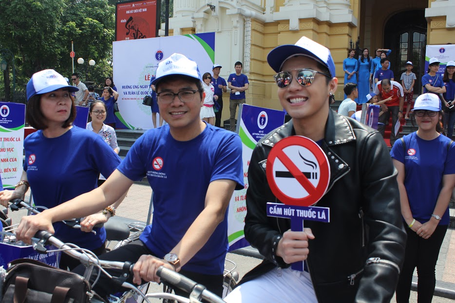 Sức khỏe - Bộ trưởng Y tế k&ecirc;u gọi cộng đồng n&oacute;i kh&ocirc;ng với thuốc l&aacute; v&igrave; sức khỏe (H&igrave;nh 6).