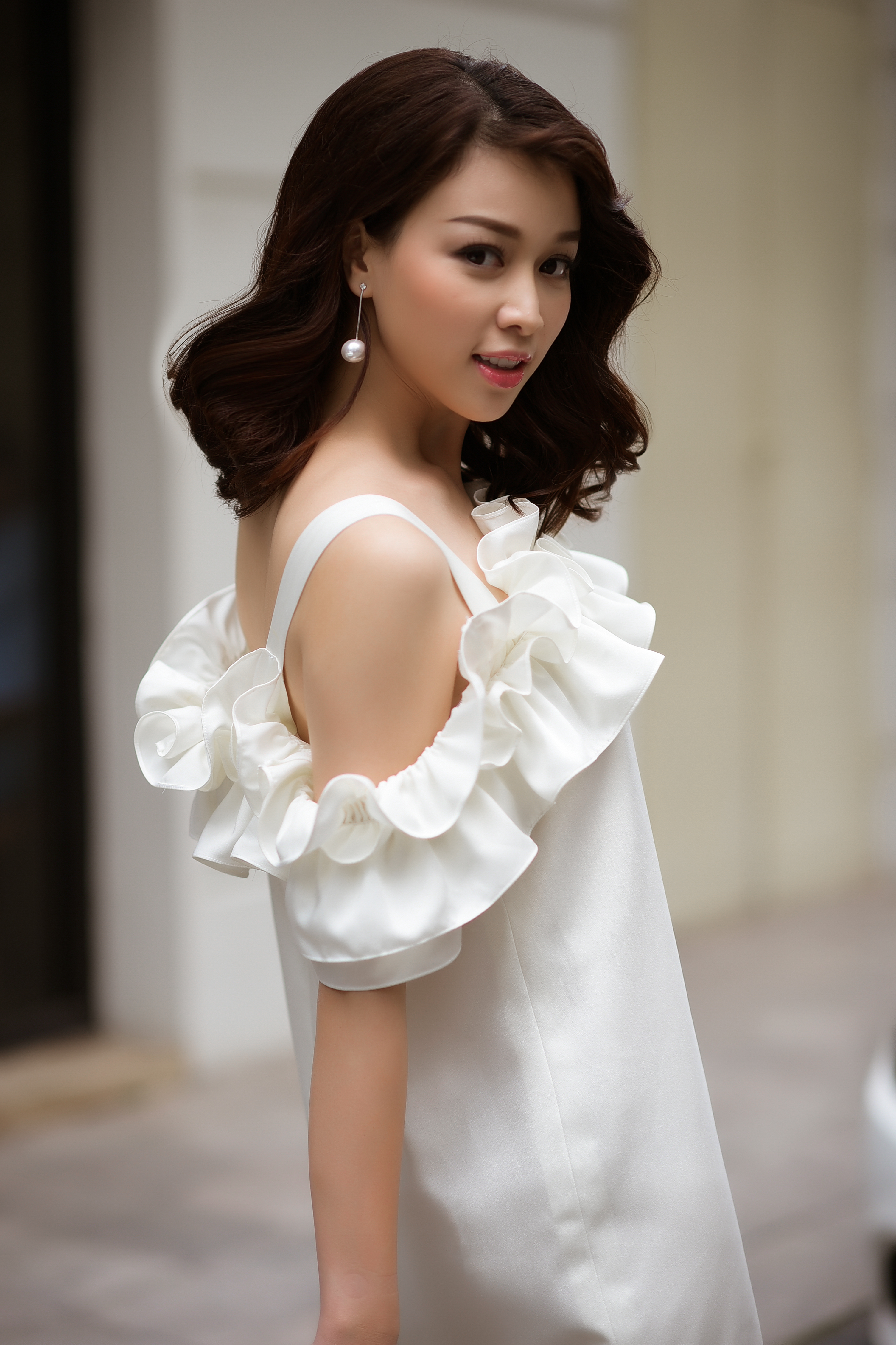 Thời trang - Nhan sắc gợi cảm của MC Trương Tùng Lan (Hình 3).