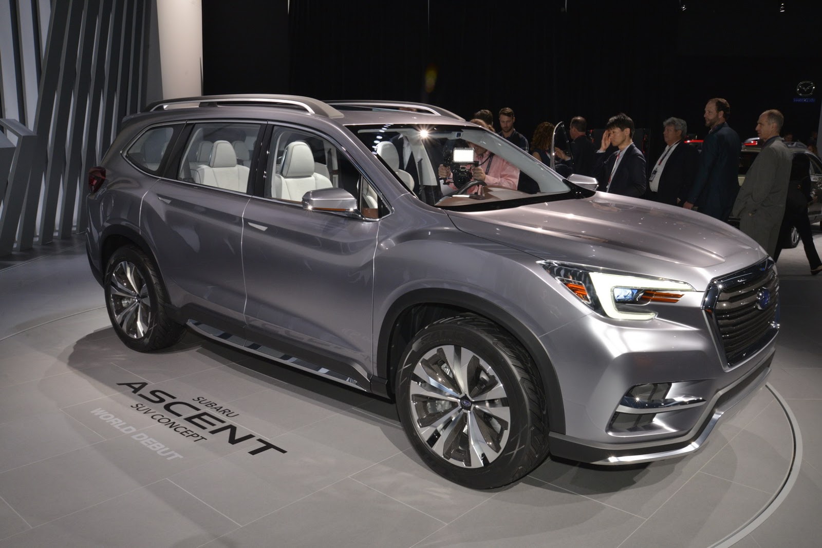 Đánh giá - Subaru Ascent - SUV kế nhiệm đàn anh Tribeca có gì nổi bật? (Hình 6).