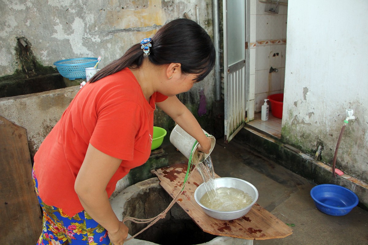 Xã hội - Hải Phòng: Dân huyện đảo phải mua nước với giá 'cắt cổ' (Hình 3).