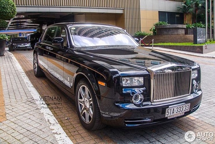 Thú chơi - Ngắm dàn xe siêu sang Rolls-Royce mang biển tứ quý 'siêu khủng' (Hình 3).