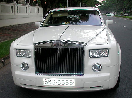 Thú chơi - Ngắm dàn xe siêu sang Rolls-Royce mang biển tứ quý 'siêu khủng' (Hình 7).