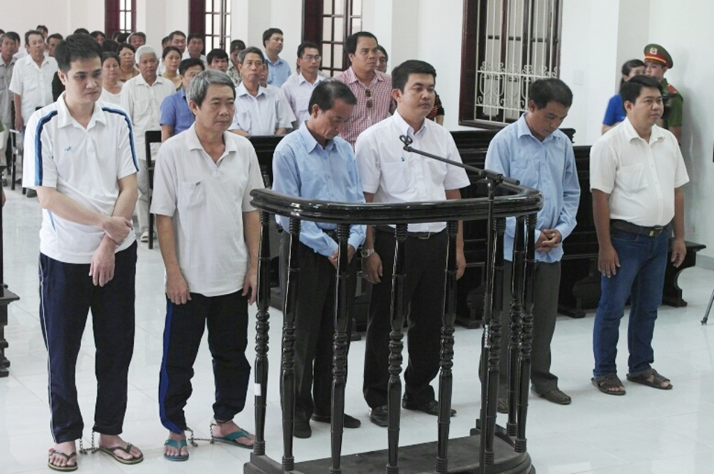 Hồ sơ điều tra - Nguyên trưởng phòng công thương huyện tham ô, lãnh án tù