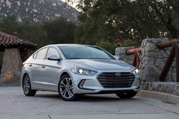 Thị trường - Hyundai Elantra 2018 thêm phiên bản SEL, giá từ 428 triệu đồng