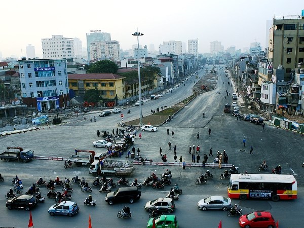 Xã hội - HN làm đường ‘đắt nhất hành tinh’: Có việc móc nối, 'thổi' giá đất?